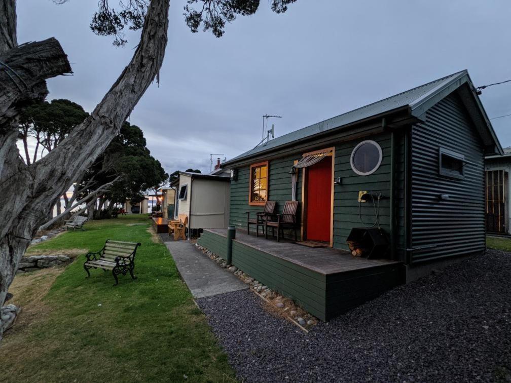 Salt Box Hideaway Apartment Стран Екстериор снимка